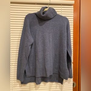 Saks fifth avenue 100 % cashmere sweater, size XS
